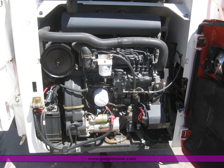 image for item 6698 2007 Bobcat S220 skid steer