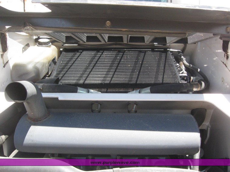 image for item 6698 2007 Bobcat S220 skid steer