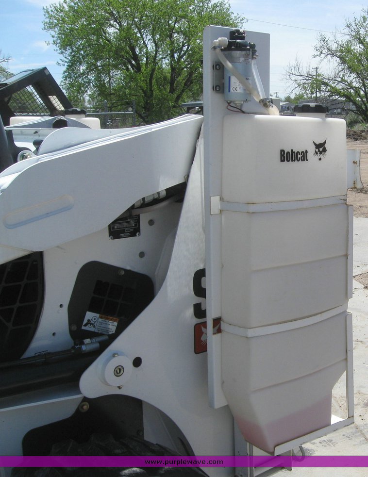 image for item 6698 2007 Bobcat S220 skid steer