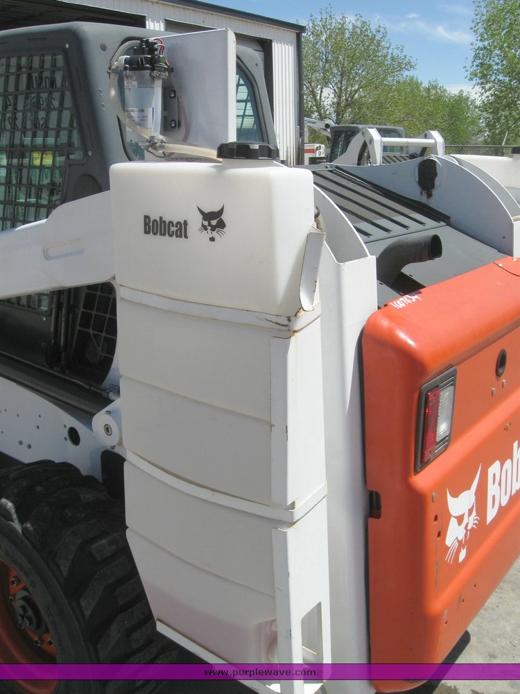 image for item 6698 2007 Bobcat S220 skid steer