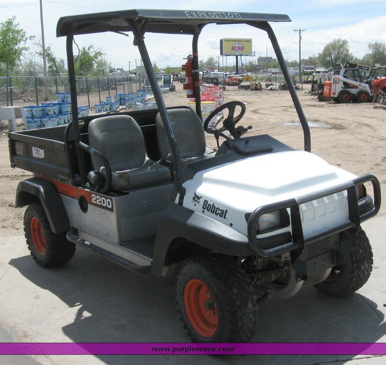 image for item 6704 2005 Bobcat 2200 Intellitrack utility vehicle