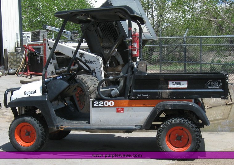 image for item 6704 2005 Bobcat 2200 Intellitrack utility vehicle