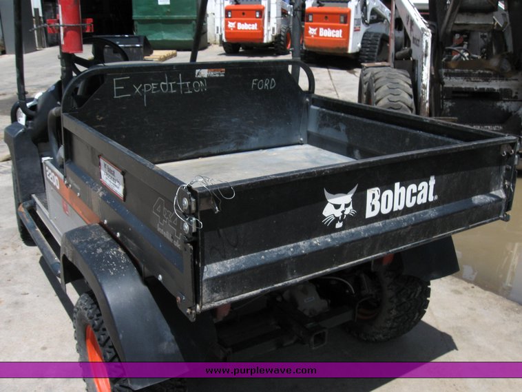 image for item 6704 2005 Bobcat 2200 Intellitrack utility vehicle