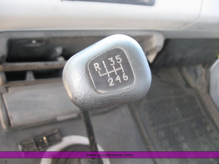 image for item 6706 2000 Freightliner FL70 flatbed truck