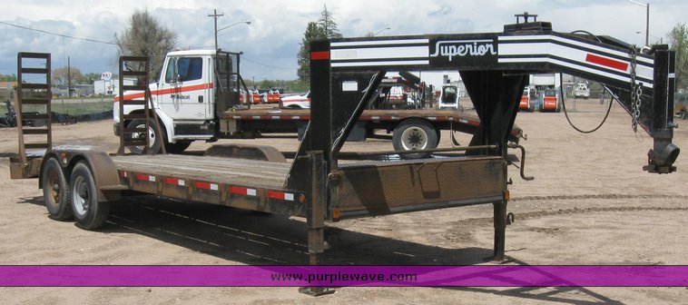 image for item 6707 2004 Superior 20' gooseneck flat bed trailer