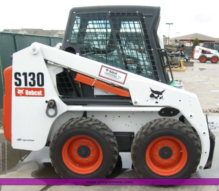 image for item 6711 2007 Bobcat S130 skid steer