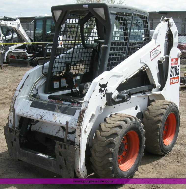 image for item 6729 2007 Bobcat S185 skid steer