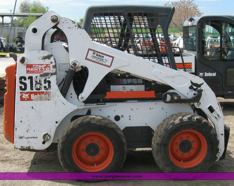 image for item 6729 2007 Bobcat S185 skid steer