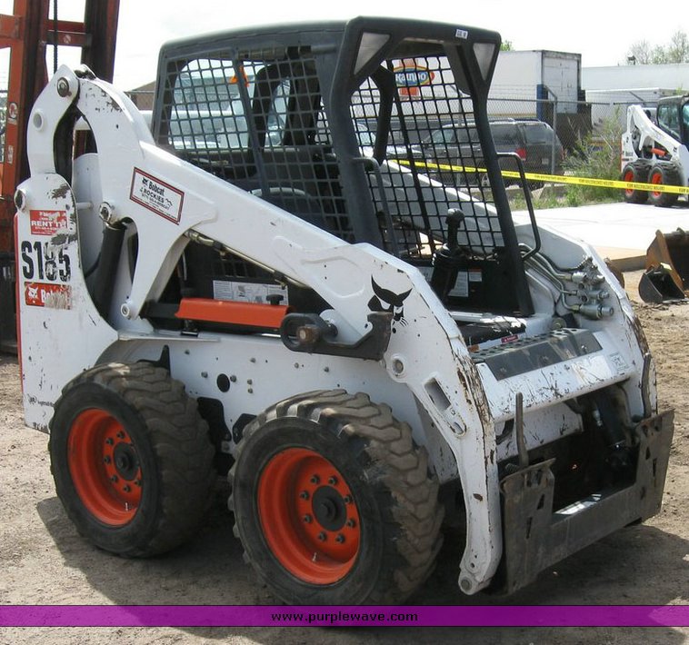 image for item 6729 2007 Bobcat S185 skid steer