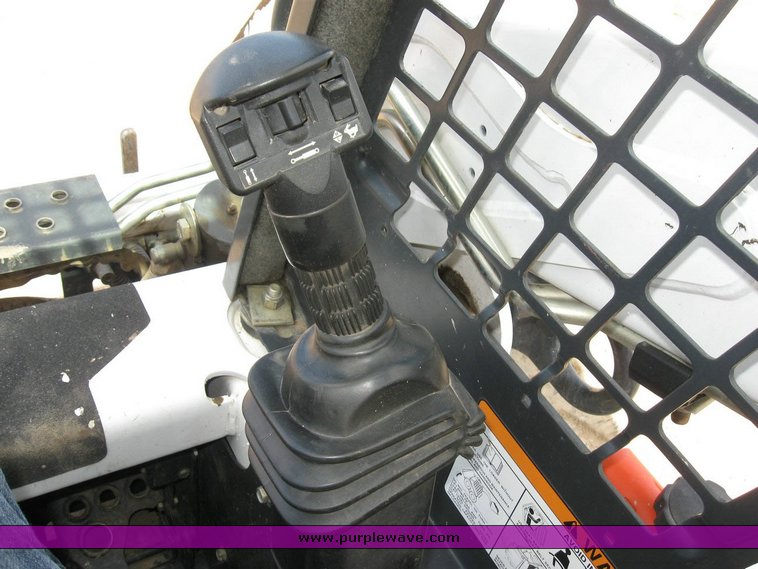 image for item 6729 2007 Bobcat S185 skid steer