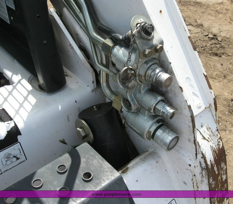 image for item 6729 2007 Bobcat S185 skid steer