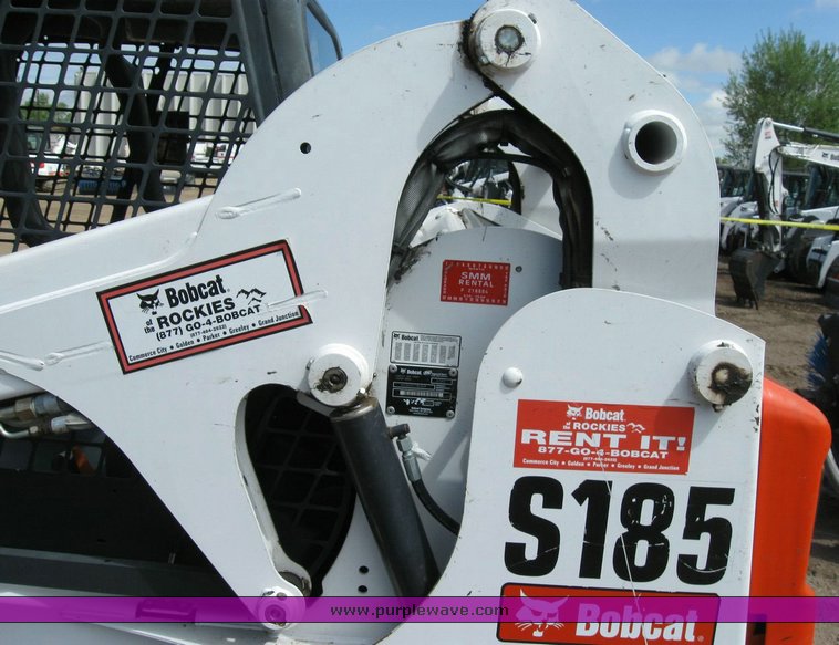 image for item 6729 2007 Bobcat S185 skid steer