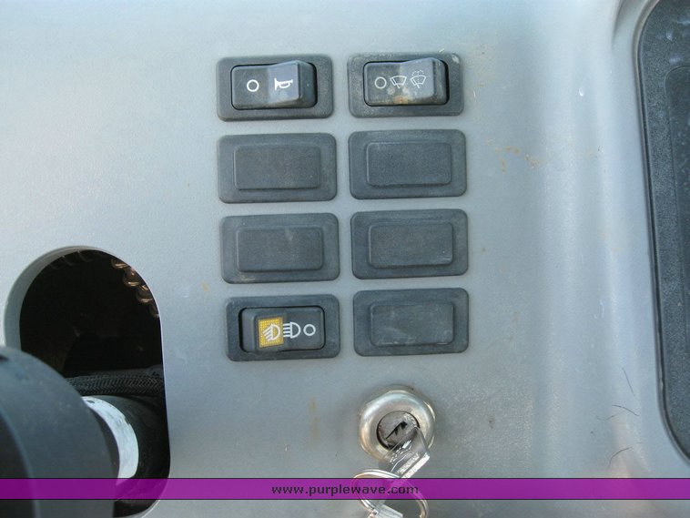 image for item 6730 2002 Bobcat 5600 toolcat