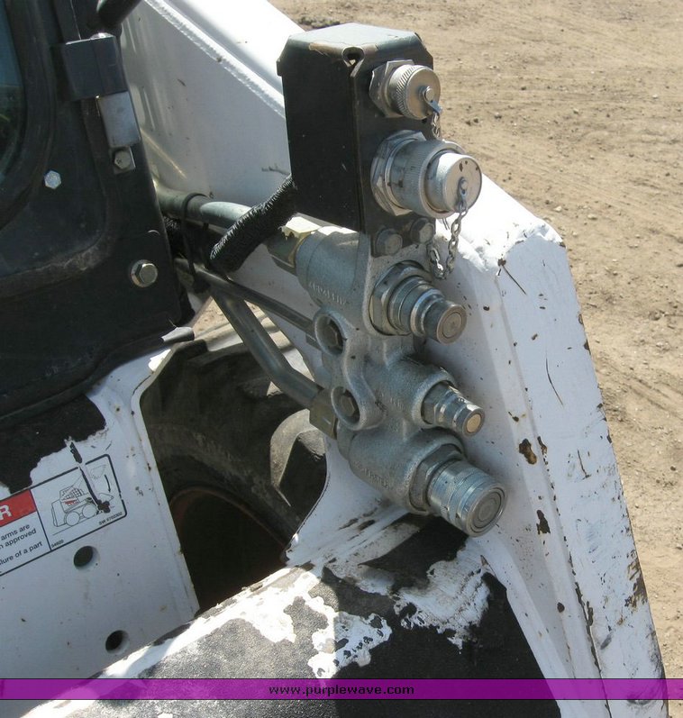 image for item 6732 2008 Bobcat S130 skid steer