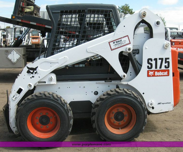 image for item 6733 2007 Bobcat S175 skid steer
