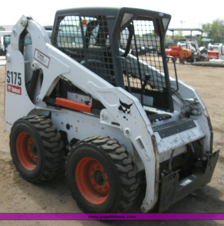 image for item 6733 2007 Bobcat S175 skid steer