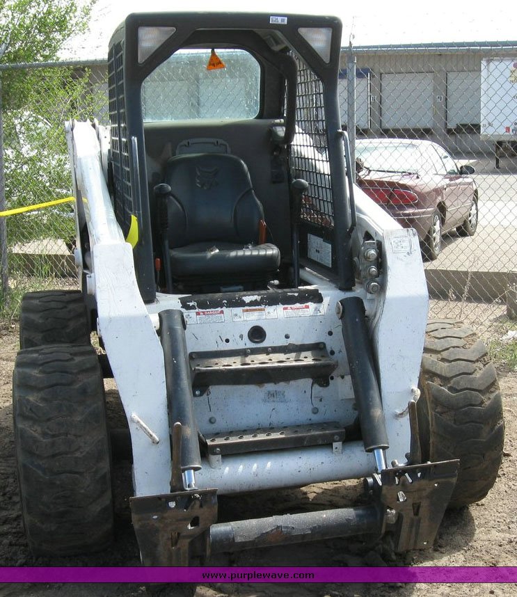 image for item 6734 2007 Bobcat S220 skid steer
