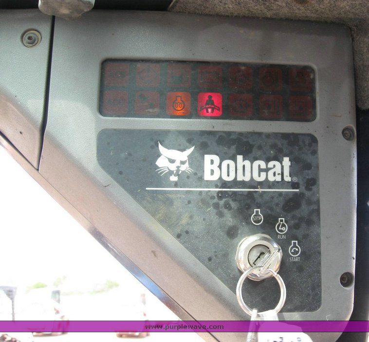 image for item 6734 2007 Bobcat S220 skid steer