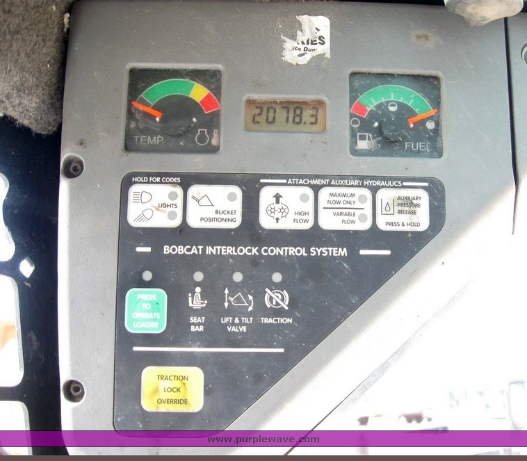 image for item 6734 2007 Bobcat S220 skid steer