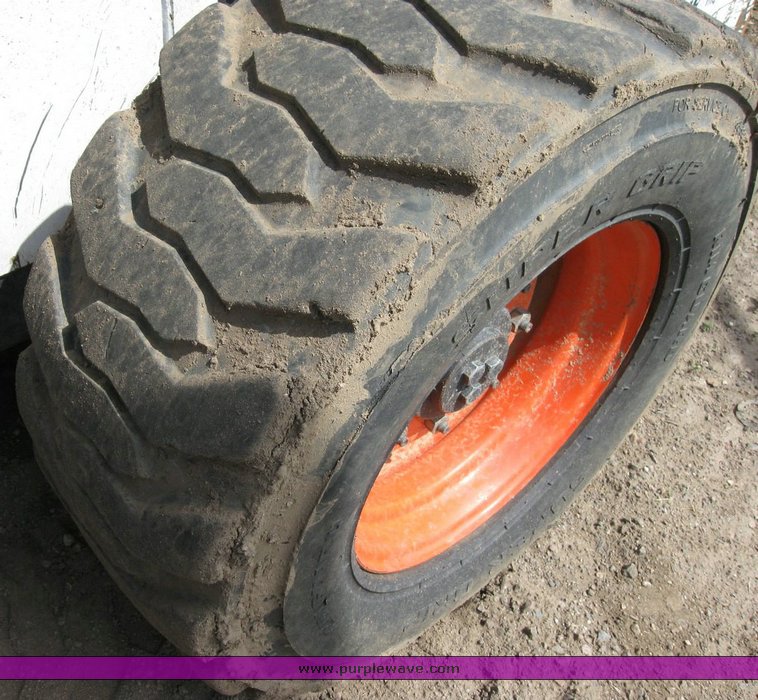 image for item 6734 2007 Bobcat S220 skid steer