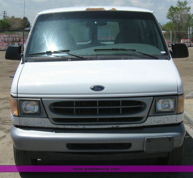 image for item 6748 2002 Ford Econoline E250