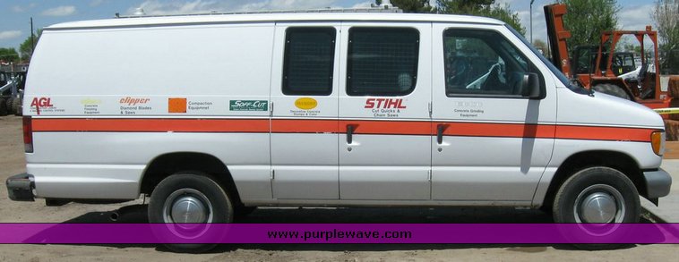 image for item 6748 2002 Ford Econoline E250