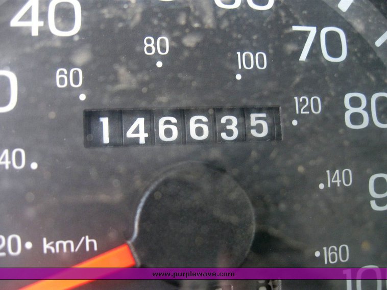 image for item 6748 2002 Ford Econoline E250