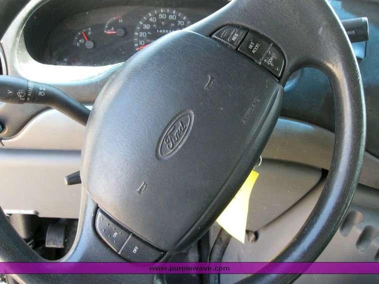 image for item 6748 2002 Ford Econoline E250