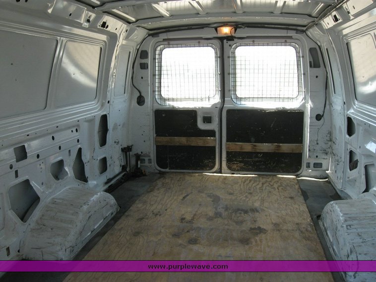 image for item 6748 2002 Ford Econoline E250