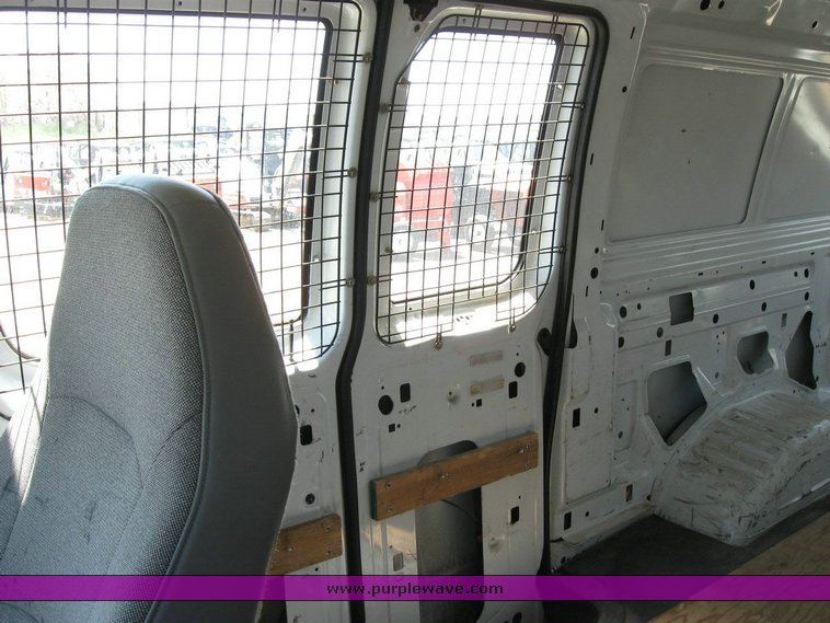 image for item 6748 2002 Ford Econoline E250