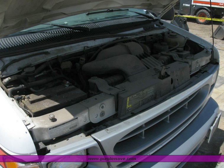 image for item 6748 2002 Ford Econoline E250