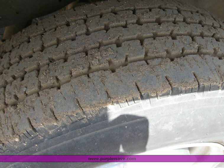 image for item 6748 2002 Ford Econoline E250