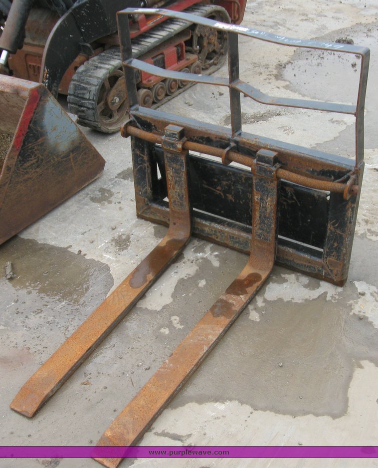 image for item 7241 Toro 22306 mini track loader