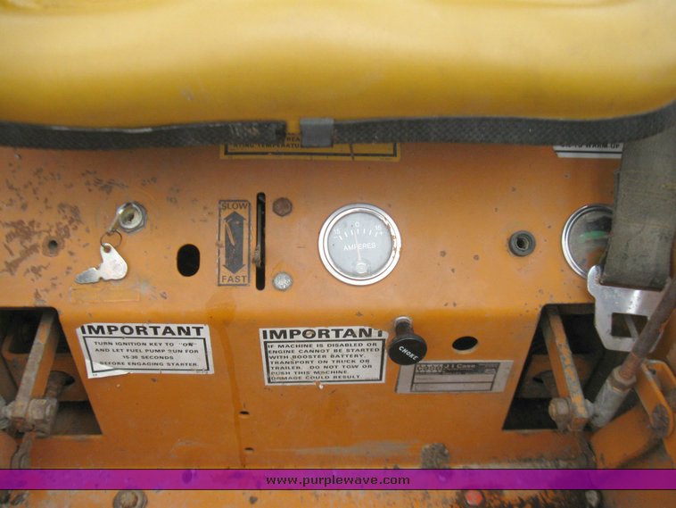 image for item 7242 Case 1816B uniloader