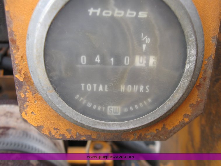 image for item 7242 Case 1816B uniloader