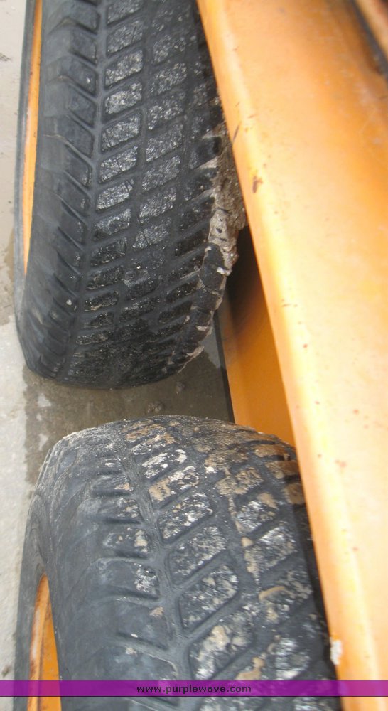 image for item 7242 Case 1816B uniloader