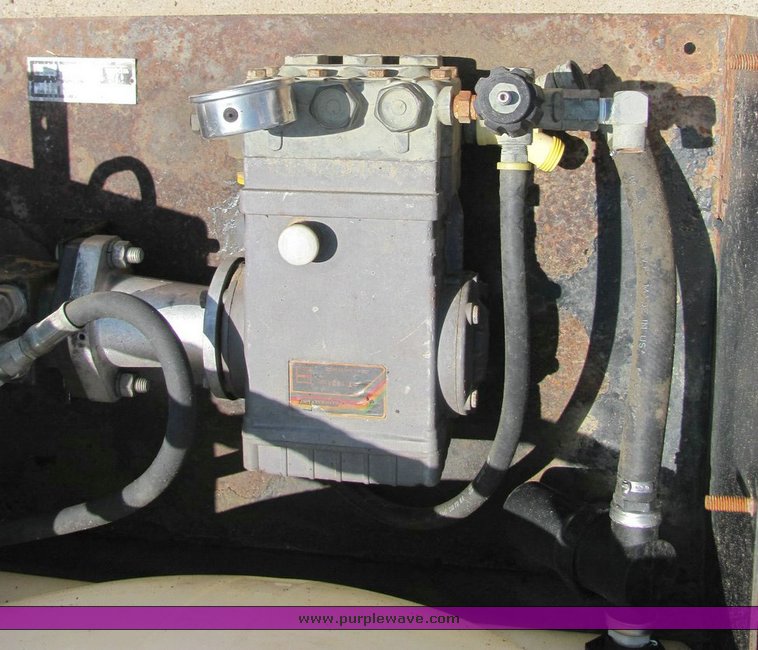 image for item 8030 Hydraulic skid steer sprayer attachment