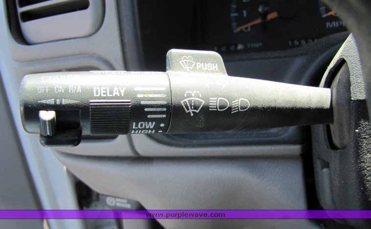 image for item 3192 2001 Chevrolet 3500-HD cab and chassis