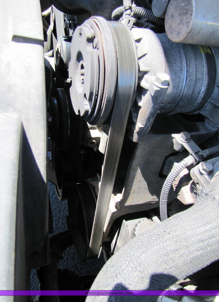 image for item 3192 2001 Chevrolet 3500-HD cab and chassis