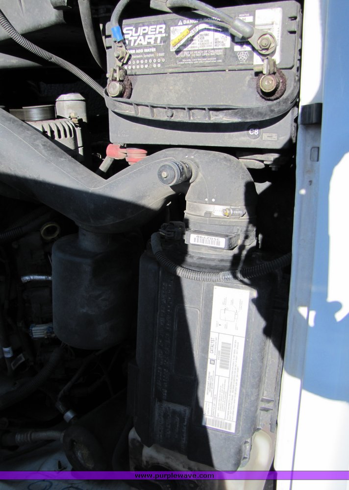 image for item 3192 2001 Chevrolet 3500-HD cab and chassis