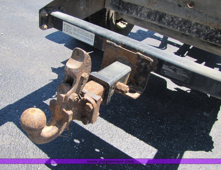 image for item 3192 2001 Chevrolet 3500-HD cab and chassis