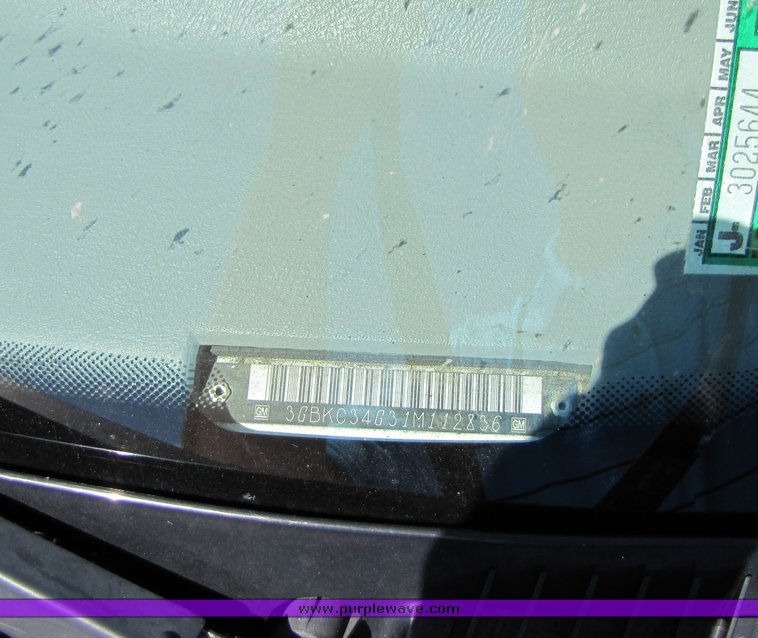 image for item 3192 2001 Chevrolet 3500-HD cab and chassis