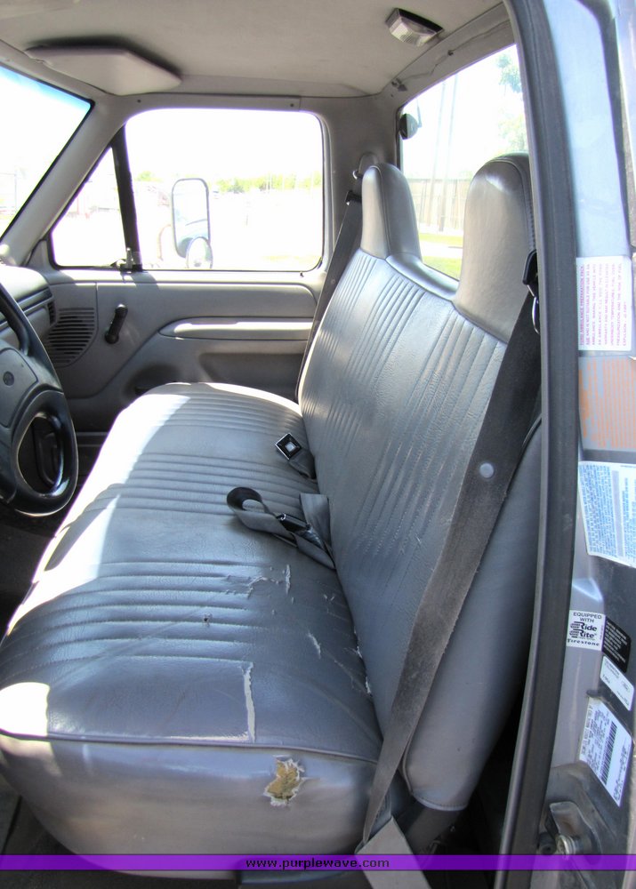 image for item 3193 1997 Ford Super Duty cab and chassis