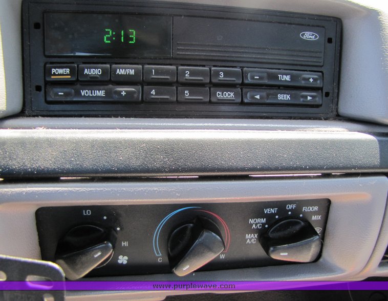 image for item 3193 1997 Ford Super Duty cab and chassis