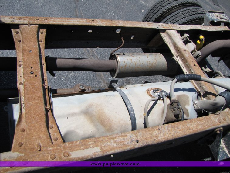 image for item 3193 1997 Ford Super Duty cab and chassis