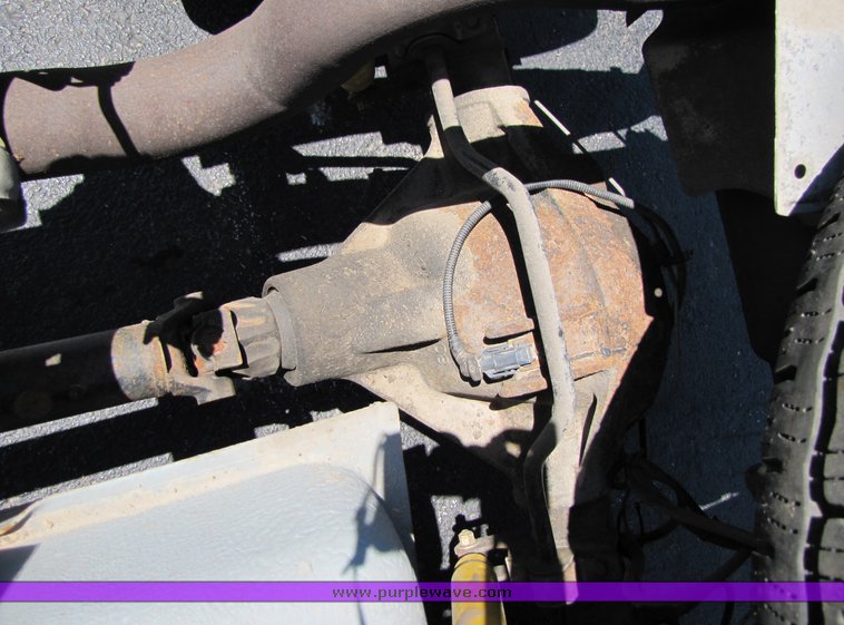 image for item 3193 1997 Ford Super Duty cab and chassis