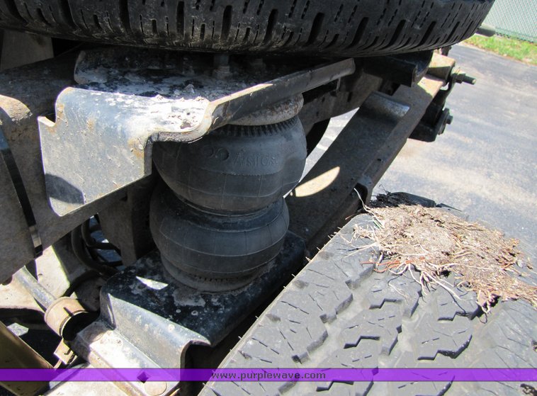 image for item 3193 1997 Ford Super Duty cab and chassis