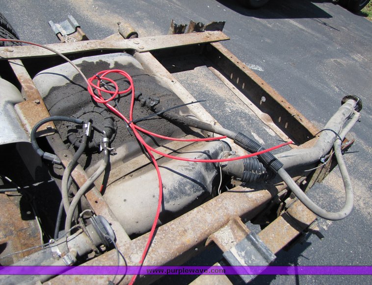 image for item 3193 1997 Ford Super Duty cab and chassis