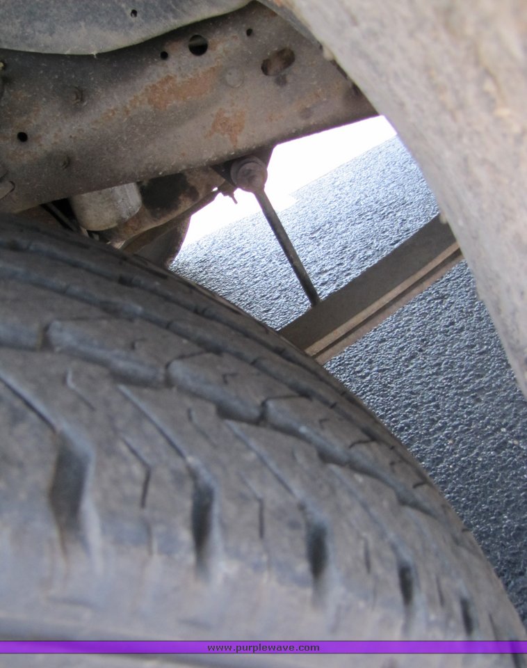 image for item 3193 1997 Ford Super Duty cab and chassis