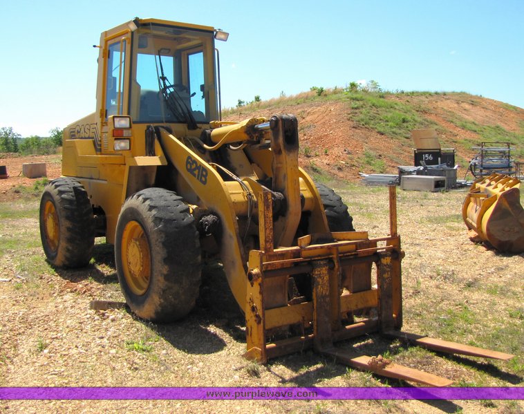 image for item 3198 Case 621B wheel loader